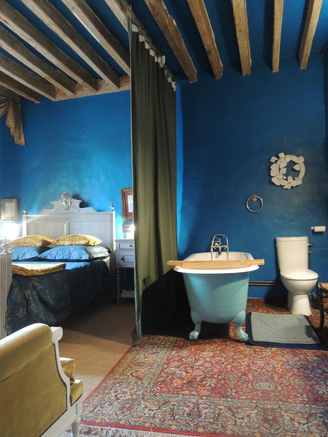 Maison d'hôtes les volets verts et sa brocante Ecueille Exterior foto